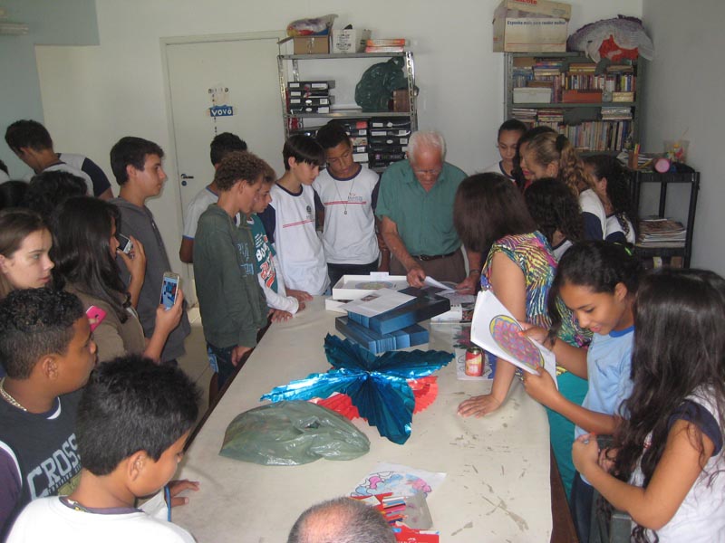 Read more about the article Visita e doação de alimentos dos alunos da escola de Mombuca