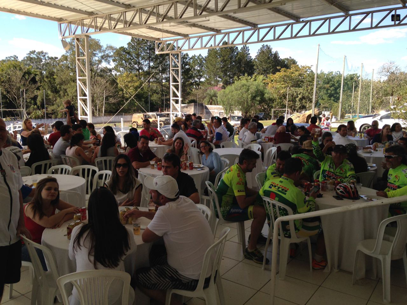 Leia mais sobre o artigo Almoço Beneficente 4º Porco no Rolete do dia 30/07/2017