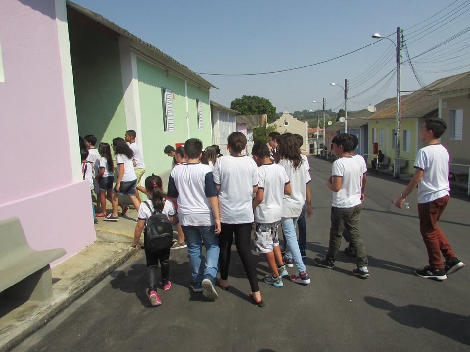 Leia mais sobre o artigo Alunos da escola de Monbuca EMEF ARGENTINA FRANCÊS arrecadam produtos de higiene e limpeza