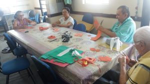 Leia mais sobre o artigo Moradores do Lar dos Velhinhos participa da Oficina de Artesanato Especial Dia Das Mães no Espaço da Arte e Cultura da Prefeitura Municipal de Capivari