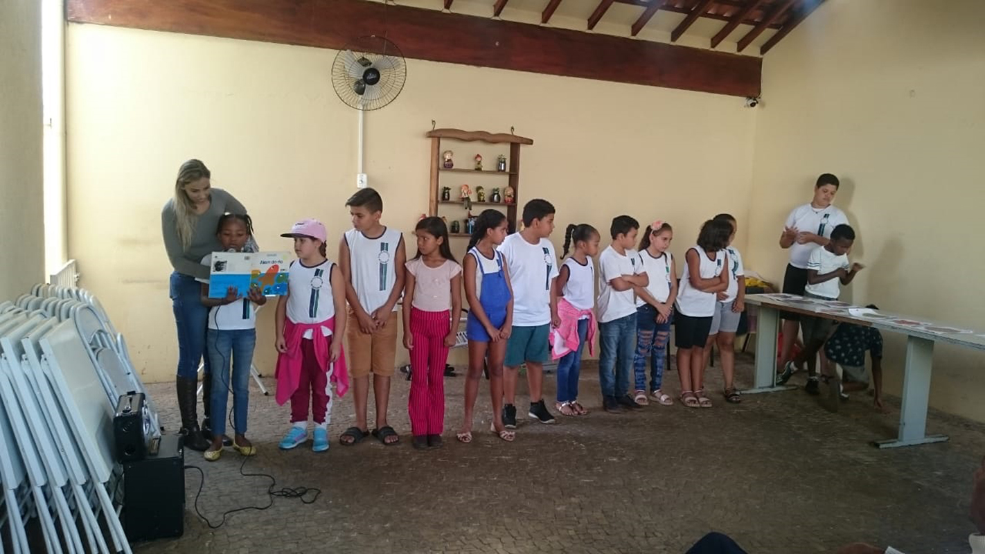 Leia mais sobre o artigo Escola E.M. Professora Maria Rosa Lembo Duarte da Vila Balan de Capivari-SP realiza Projeto Leitura no Lar
