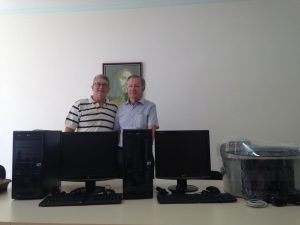 Read more about the article Presidente SICOOB  José Maria Maschietto faz doação de Computadores e Impressora