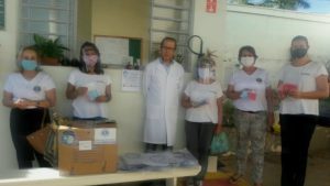 Read more about the article LIONS CLUBE DE CAPIVARI faz doação de Máscaras e Protetores Faciais