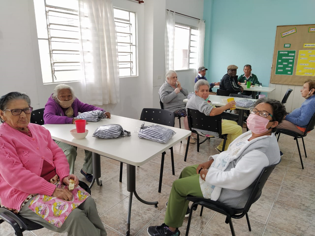 Leia mais sobre o artigo Voluntária do Lar doaram o café da tarde em homenagem ao dia das mães!