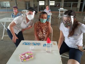 Leia mais sobre o artigo Jogando Bingo em comemoração ao dia do Idoso