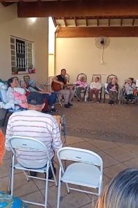 Leia mais sobre o artigo Voluntário Roger Luc – Projeto Memórias em Canções