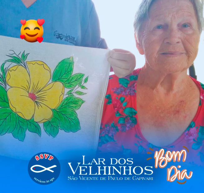 Leia mais sobre o artigo Atividades Moradores – Ana Pintando Guardanapo